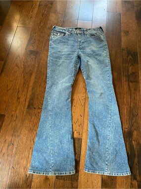True Religion Womens Joey big T Flared Leg Blue Denim Jeans size 32